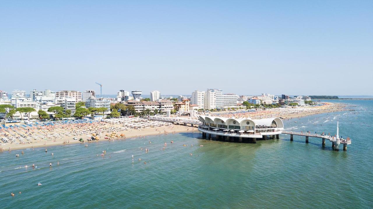 Appartamenti Dal Moro Lignano Sabbiadoro Exterior foto